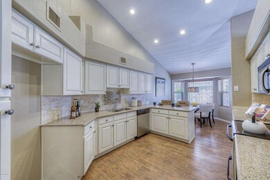 011_Kitchen