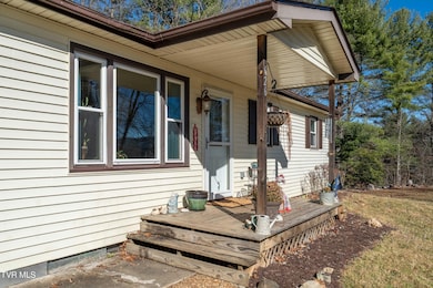 626 Hospital Hill Rd, Mountain City, TN 37683 - photo 7