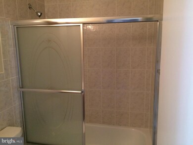 2567 Windbreak Dr, Alexandria, VA 22306 - photo 7