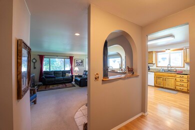 62575 Dixon Loop, Bend, OR 97701 - photo 7