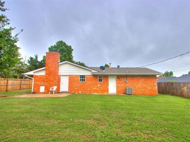 5901 Seminole Rd, Warr Acres, OK 73132 - photo 7