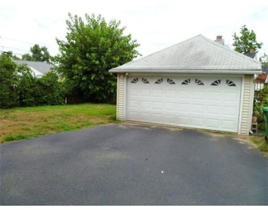 5-7 Highland Ave, Chicopee, MA 01013 - photo 2