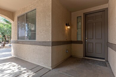 21428 E-004-046-Entryway-MLS_Size