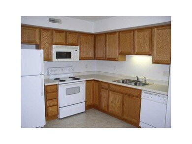 Kitchen. Another view.