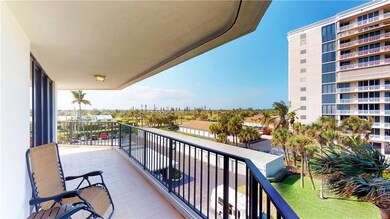 The Barclay Beach Club unit 401, Fort Pierce, FL 34949 - photo 4