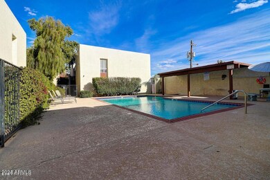 Gannis Fairmont pool