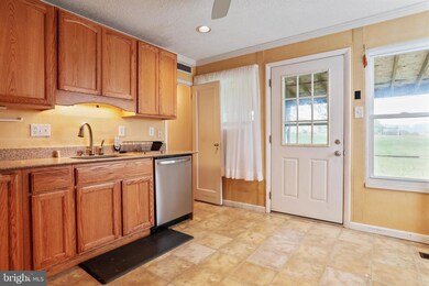 3608 Petersville Rd, Knoxville, MD 21758 - photo 7