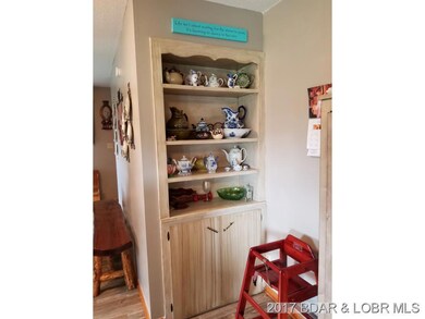Built in kitchen hutch