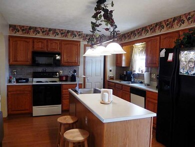 Kitchen. What a great layout in the open kitchen a
