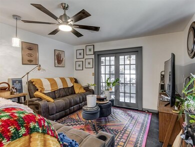 Living area with ceiling fan