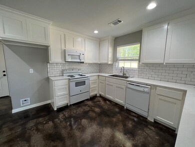 933 Rice St, Denison, TX 75020 - photo 3