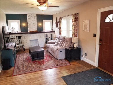 831 W College Ave, Woodville, OH 43469 - photo 3