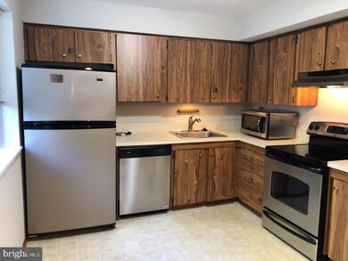 7124 Winter Rose Path, Columbia, MD 21045 - photo 4