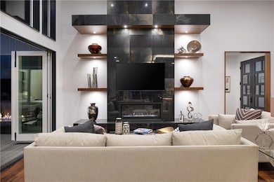 2150 Palisades Dr, Riverside, MO 64150 - photo 2