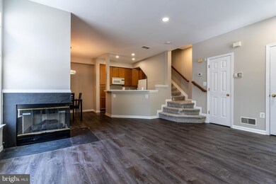 9200 Cardinal Forest Ln unit 50, Lorton, VA 22079 - photo 4