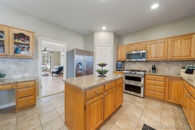 Open concept floor plan with large eat-in kitchen,
