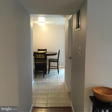 302 Shady Glen Dr, Capitol Heights, MD 20743 - photo 3