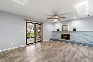 677 Brenton Place-5-SMALL