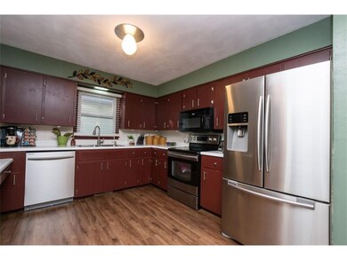 51 Julia Ann Dr NW, Cedar Rapids, IA 52405 - photo 4