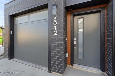 08-Front entry