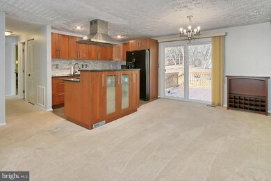 8290 Morning Dew Ct, Springfield, VA 22153 - photo 5