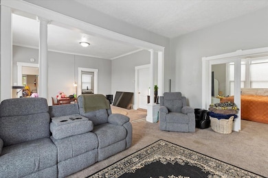04-107 S 4th St_004