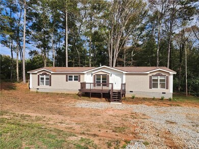 Manufactured / mobile home with a deck