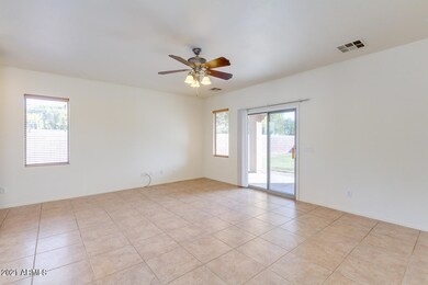 04-1569 E Azalea Dr, Gilbert, AZ 85298