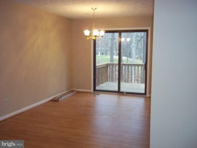 303 Fairway Dr, Locust Grove, VA 22508 - photo 3