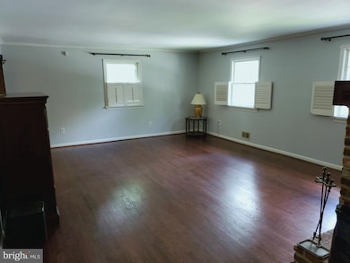 12407 Sir Lancelot Dr, Glenn Dale, MD 20769 - photo 4