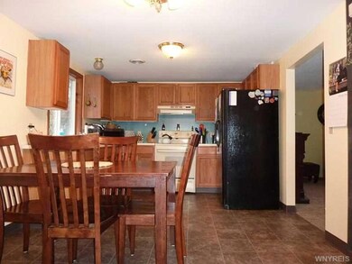 791 Meadow Dr, North Tonawanda, NY 14120 - photo 4