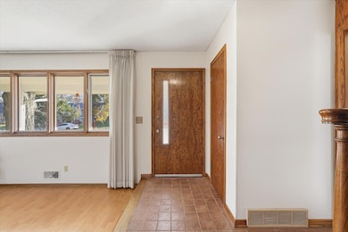 1823 Gramsie Rd, New Brighton, MN 55112 - photo 4