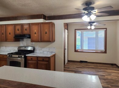 1248 Edgewood Dr, Waterloo, IA 50701 - photo 6