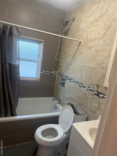 28 Clinton Ave unit 2 nd Fl, Inwood, NY 11096 - photo 4