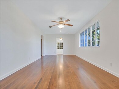 Living/Dining Area