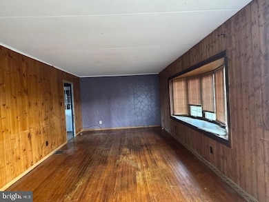 300 Locust St, Burnham, PA 17009 - photo 5