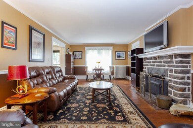 300 S Cedar Ln, Upper Darby, PA 19082 - photo 7