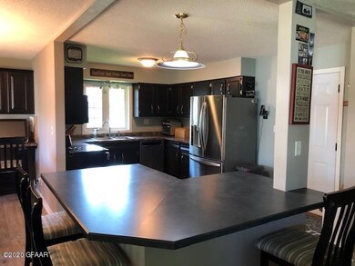 2258 Springbrook Ct, Grand Forks, ND 58201 - photo 3