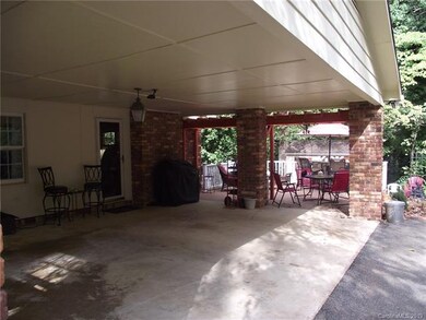 453 Heathcote Dr, Statesville, NC 28677 - photo 5