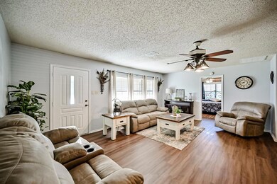 1713 Valley View Dr, Joshua, TX 76058 - photo 4