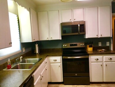 2824 Emily Ln, Jacksonville, FL 32216 - photo 5