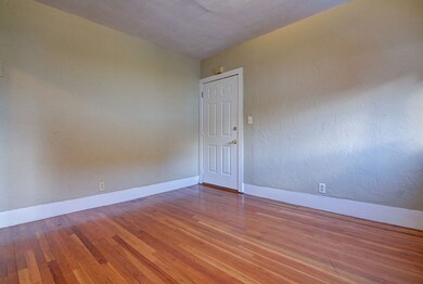 25 Oakland Ave unit 2R, Everett, MA 02149 - photo 2