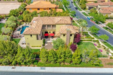 Overview of Corner Lot, Courtyard, Pool and Lush G