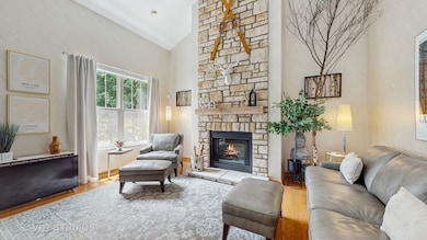 301 W Eagle Ct, Waukegan, IL 60087 - photo 5