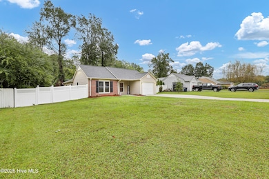 538 Shadowridge Rd, Jacksonville, NC 28546 - photo 2