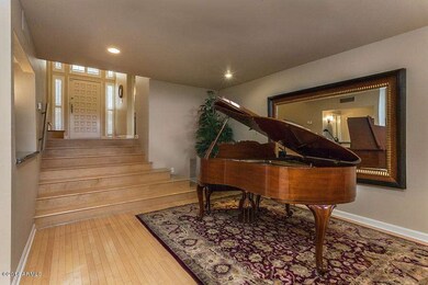 Formal Dining or Use as you Wish