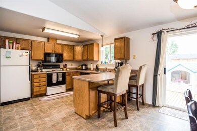 3163 SW Reindeer Ct, Redmond, OR 97756 - photo 5