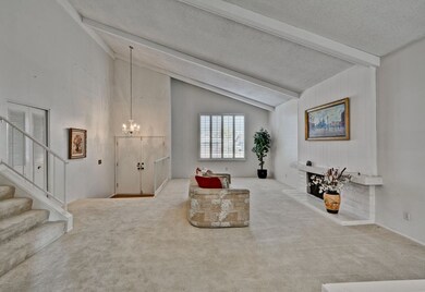 Living Room/Fireplace