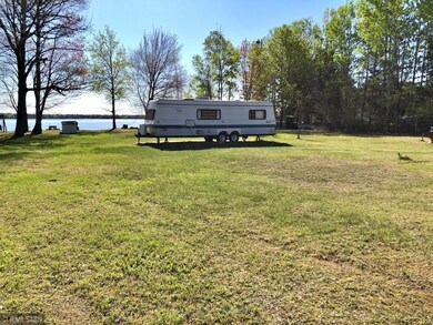 Beautiful level lake front lot with 175 ft of fron