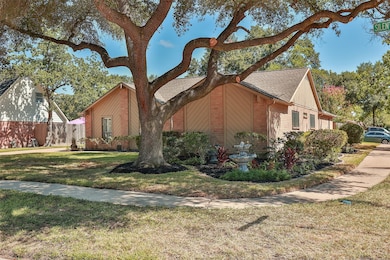 8106 Silent Cedars Dr, Houston, TX 77095 - photo 5